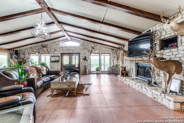 Listing photo id 5 for 10745 Rosemar Ln