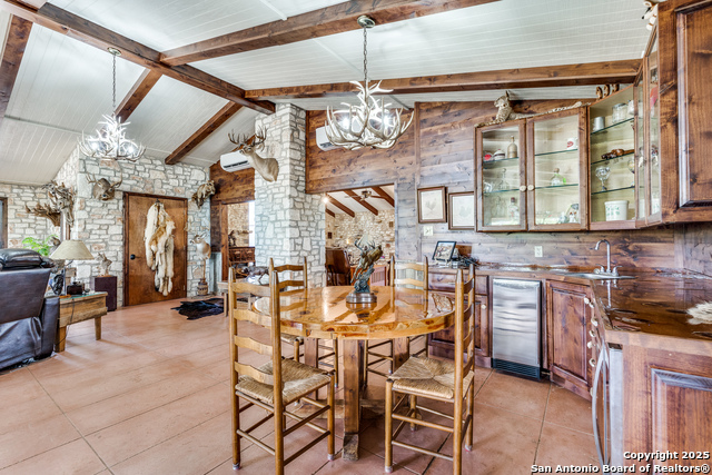 Listing photo id 7 for 10745 Rosemar Ln