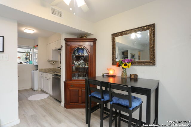 Image 7 of 16 For 3843 Barrington  139j