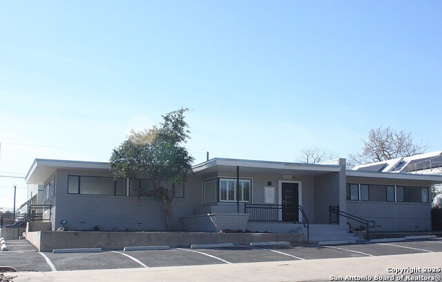 Listing photo id 0 for 2621 Main C