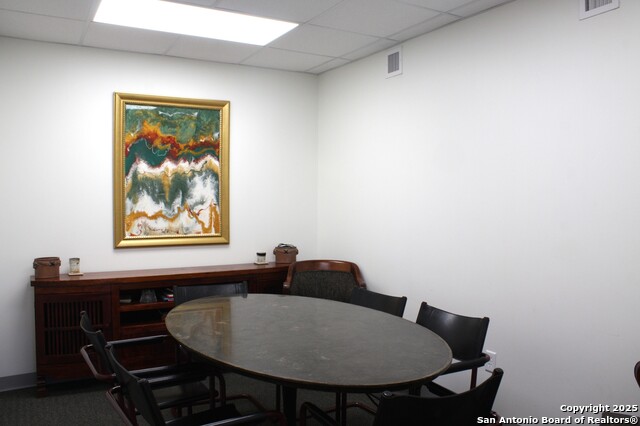 Listing photo id 2 for 2621 Main C