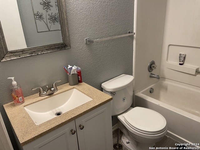 Image 10 of 45 For 9858 Menard Cir
