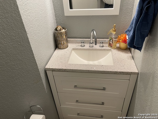 Image 18 of 45 For 9858 Menard Cir