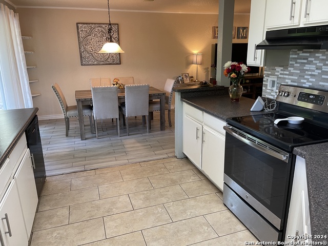 Image 2 of 45 For 9858 Menard Cir