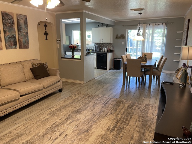 Image 3 of 45 For 9858 Menard Cir