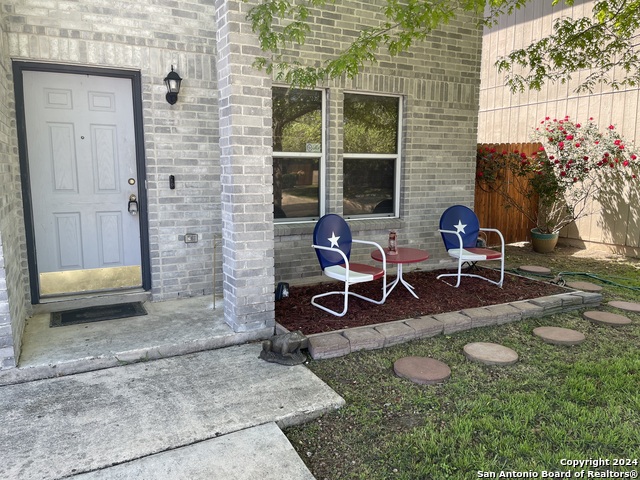 Image 5 of 45 For 9858 Menard Cir