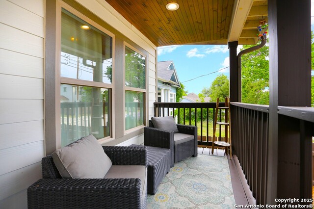 Image 3 of 38 For 1103 Olive N