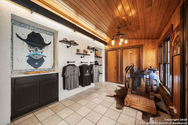 Listing photo id 13 for 1103 Maple