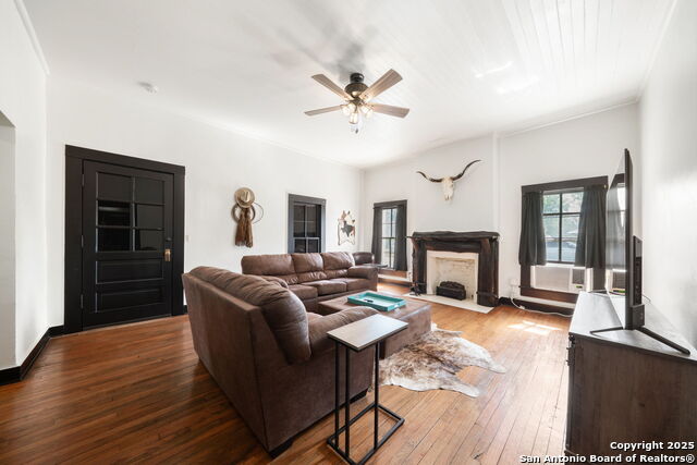 Listing photo id 21 for 1103 Maple
