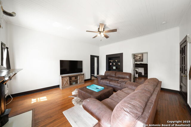 Listing photo id 22 for 1103 Maple