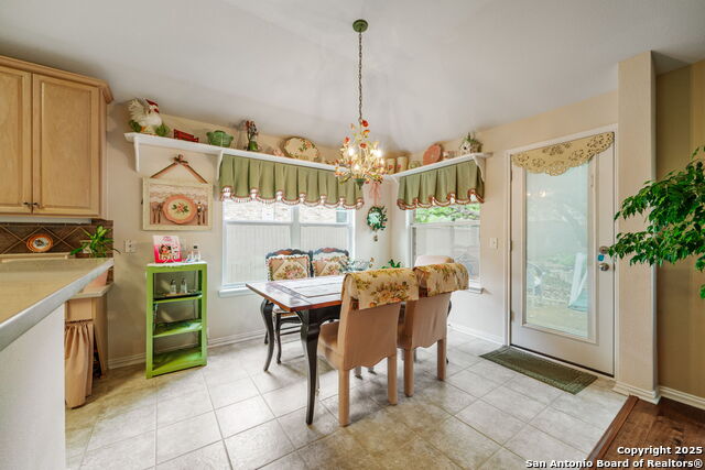 Listing photo id 8 for 13026 Five  