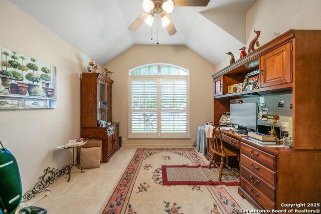 Listing photo id 19 for 13026 Five  