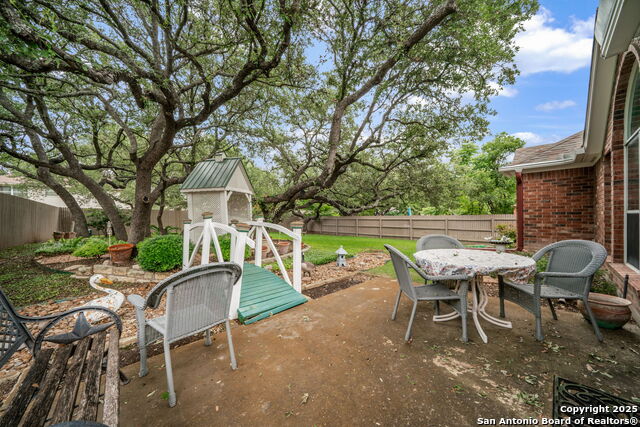 Listing photo id 21 for 13026 Five  