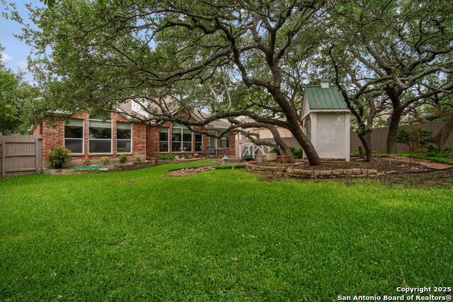 Listing photo id 24 for 13026 Five  