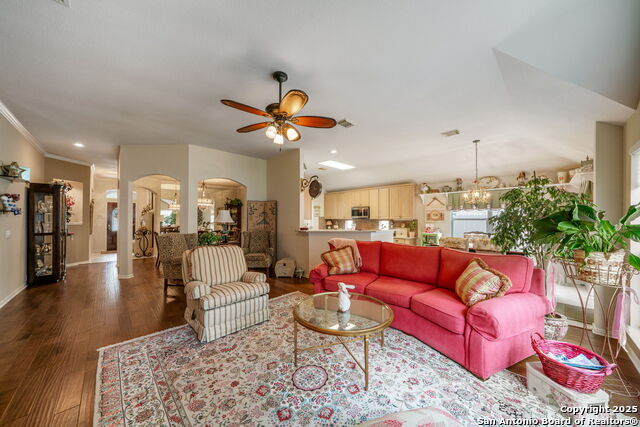 Listing photo id 5 for 13026 Five  