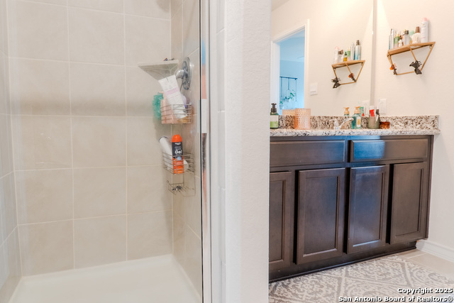 Image 13 of 30 For 328 Black River