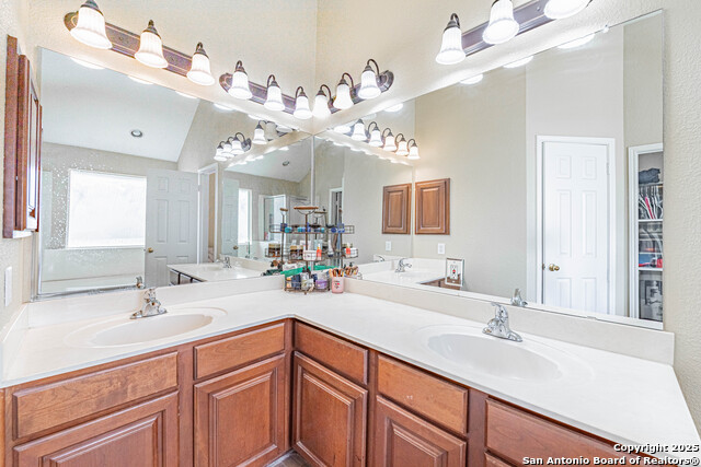 Listing photo id 19 for 132 Las Palomas
