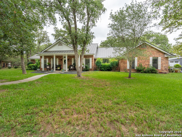 Listing photo id 9 for 120 Spanish Oak Trail