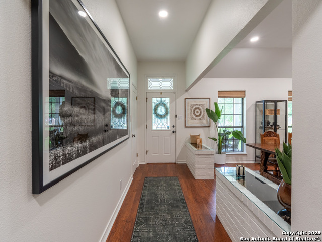 Listing photo id 10 for 120 Spanish Oak Trail