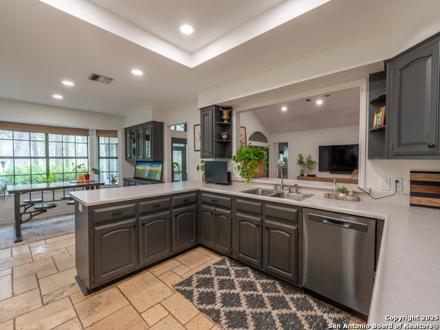 Listing photo id 15 for 120 Spanish Oak Trail