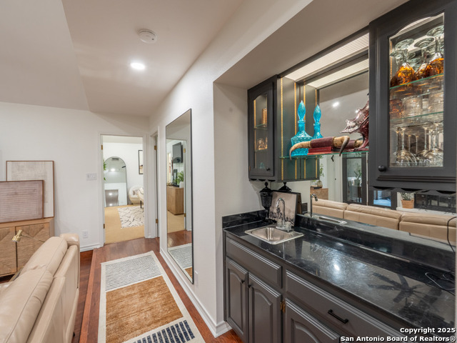 Listing photo id 18 for 120 Spanish Oak Trail