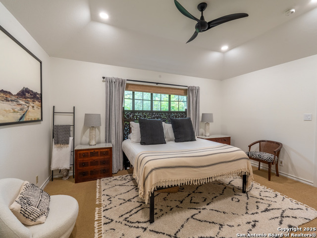 Listing photo id 20 for 120 Spanish Oak Trail