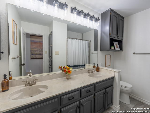 Listing photo id 25 for 120 Spanish Oak Trail
