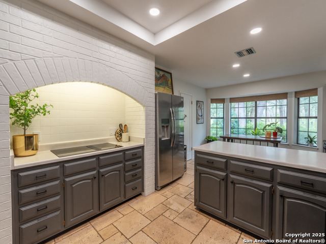 Listing photo id 1 for 120 Spanish Oak Trail