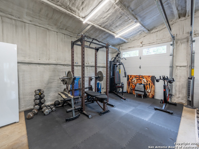 Listing photo id 33 for 120 Spanish Oak Trail