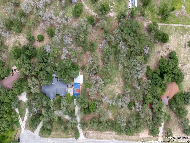 Listing photo id 40 for 120 Spanish Oak Trail