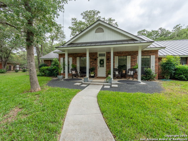Listing photo id 7 for 120 Spanish Oak Trail
