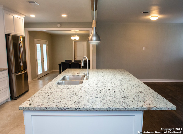 Image 4 of 16 For 602 Shadywood Ln