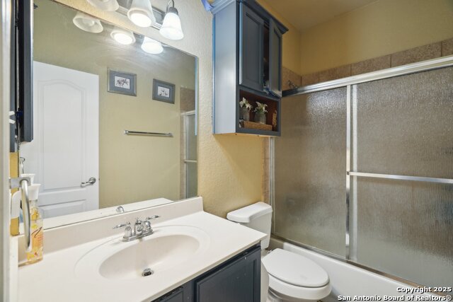 Listing photo id 26 for 7027 Laura Hts