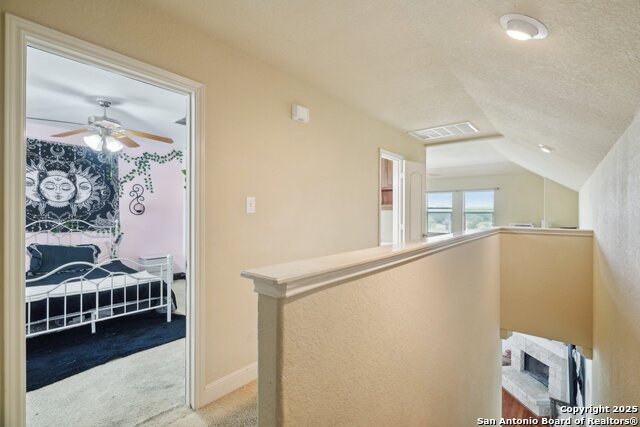 Listing photo id 32 for 7027 Laura Hts