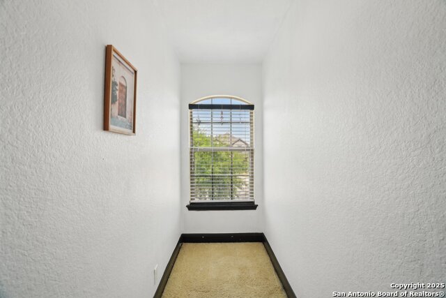 Listing photo id 40 for 7027 Laura Hts
