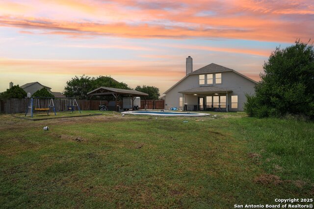 Listing photo id 41 for 7027 Laura Hts