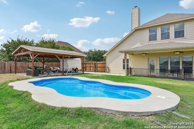 Listing photo id 43 for 7027 Laura Hts