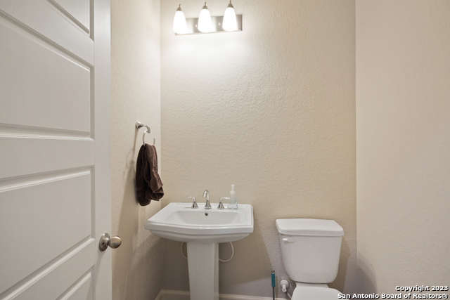 Image 20 of 41 For 418 Sundance Way