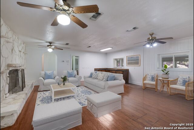 Image 16 of 63 For 123 Serene Creek Ln