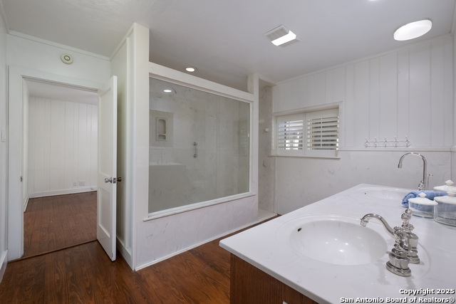 Image 17 of 63 For 123 Serene Creek Ln