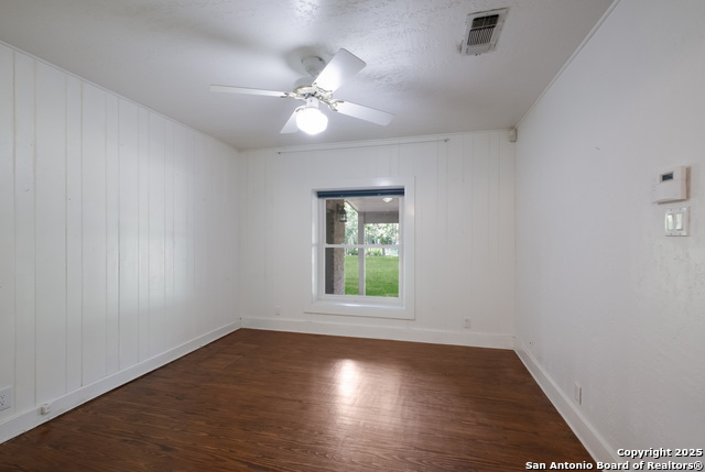 Image 18 of 63 For 123 Serene Creek Ln