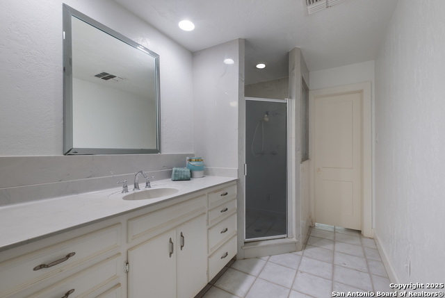 Image 23 of 63 For 123 Serene Creek Ln