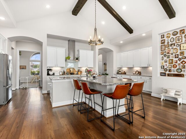 Listing photo id 8 for 4508 River Rock