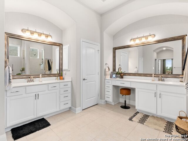 Listing photo id 15 for 4508 River Rock