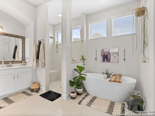 Listing photo id 16 for 4508 River Rock