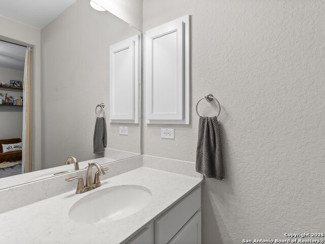 Listing photo id 21 for 4508 River Rock