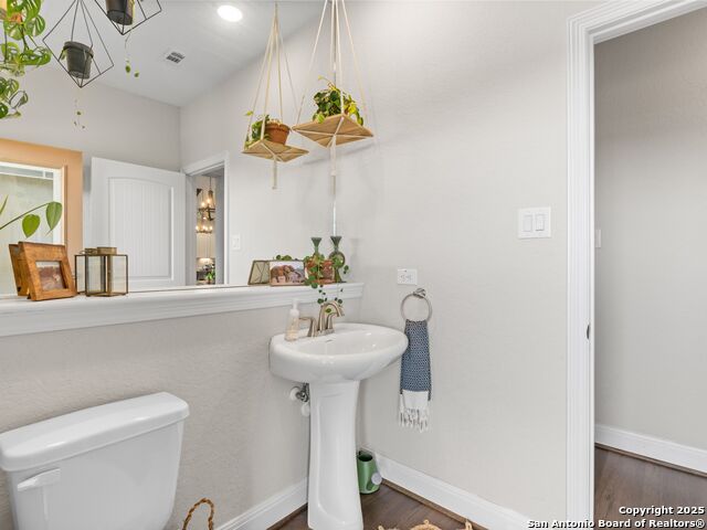 Listing photo id 25 for 4508 River Rock
