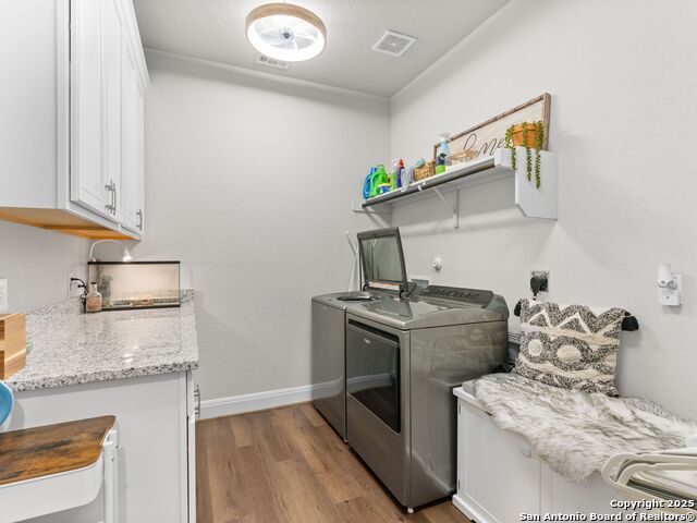 Listing photo id 26 for 4508 River Rock