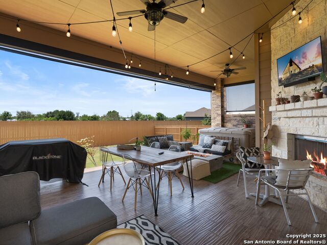 Listing photo id 27 for 4508 River Rock