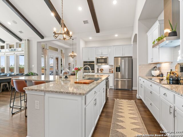 Listing photo id 5 for 4508 River Rock